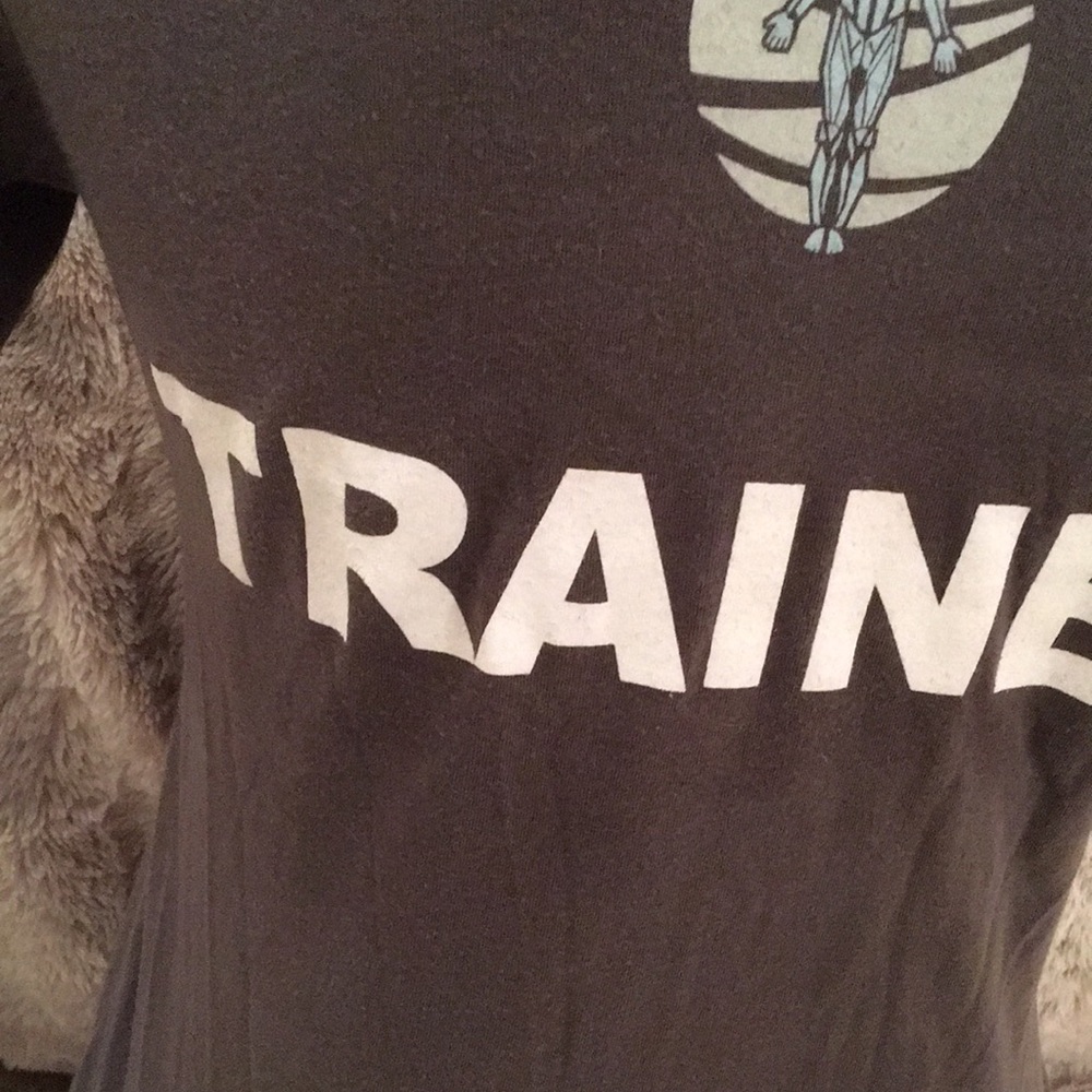 Tan Fitted V-Neck Short Sleeve T-Shirt - Picture 10 of 12